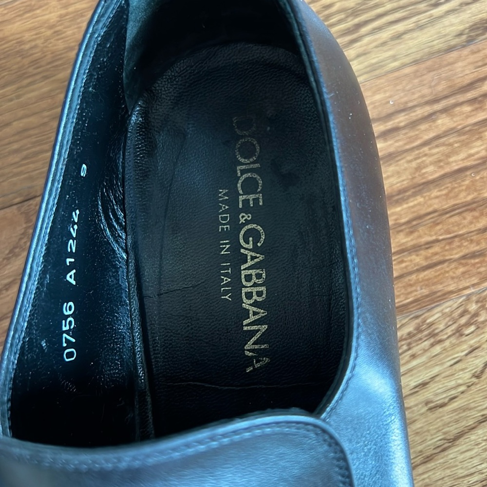 Dolce & Gabbana Black Leather Slip-On Loafers with Gold Chain Detail - Picture 4 of 9